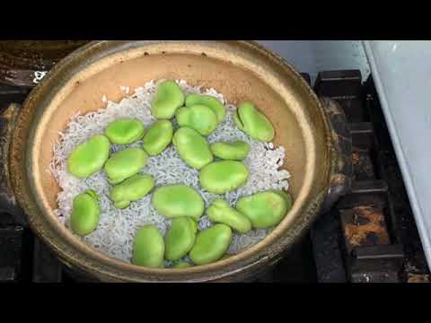 そら豆の土鍋炊き込みご飯　cooked rice　熟米饭