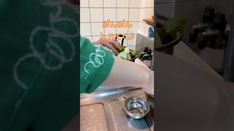 野菜モリモリ盛り盛り　ぱぱっとナストマトカレー🍛だよ　栄養満点です👍