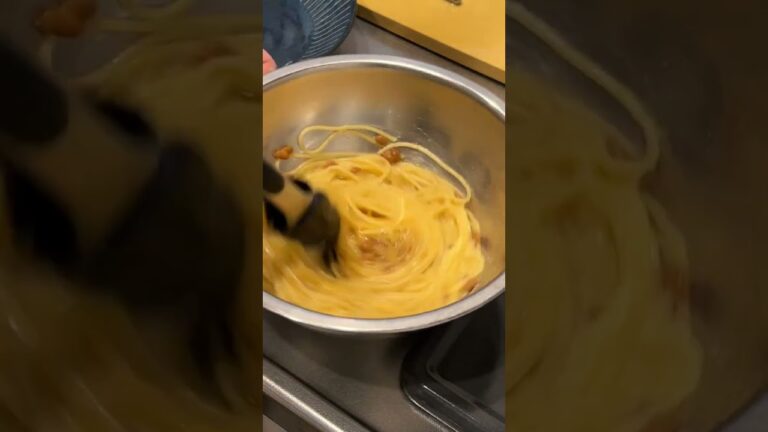 【総再生数100万超え】ラー油香る納豆パスタ【節約レシピ】