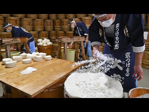 千枚漬けの漬け込み（2021年11月6日　京都市伏見区）