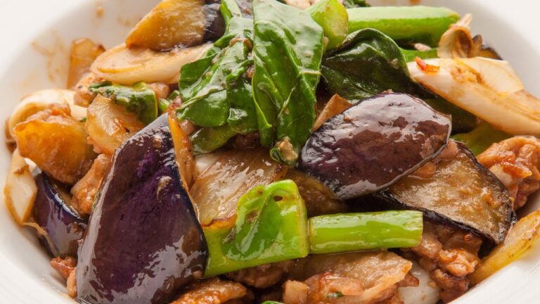 ツルムラサキの茄子味噌炒め【北京鍋】