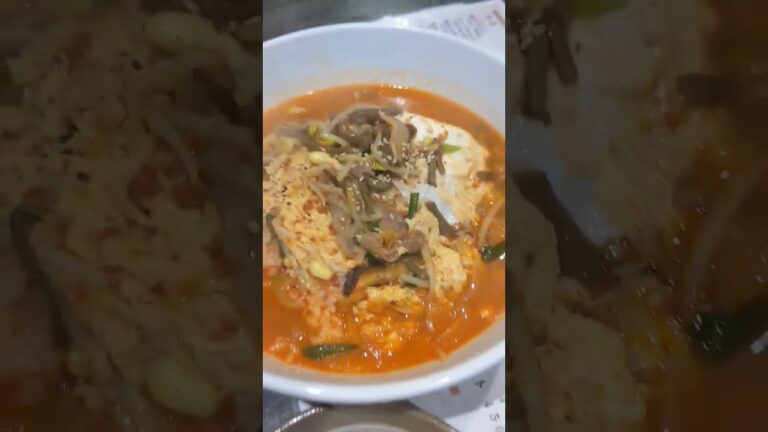 ユッケジャンクッパ。混ぜて食べます。 #焼肉の〆 #クッパ