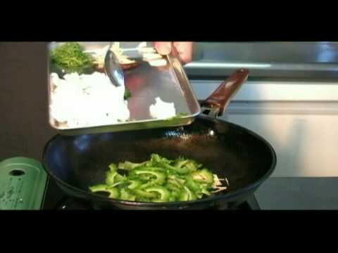 【シーフードダイアリー】　イカとゴーヤの炒め物・青ジソ風味