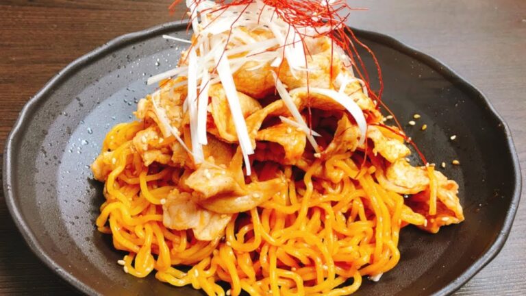 【やみつきピリ辛だれ】超簡単な『絶品 豚しゃぶピリ辛まぜそば』How to make little spicy Soupless Noodle