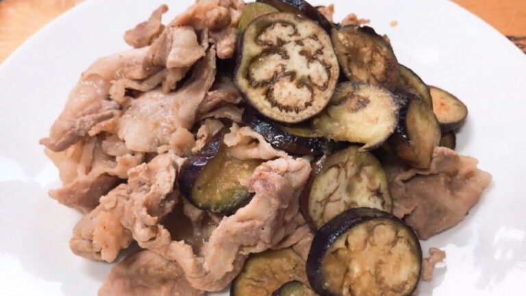 【料理動画】ズッキーニ人気レシピ！【ズッキーニとピリ辛豚バラ肉の味噌炒め】の作り方