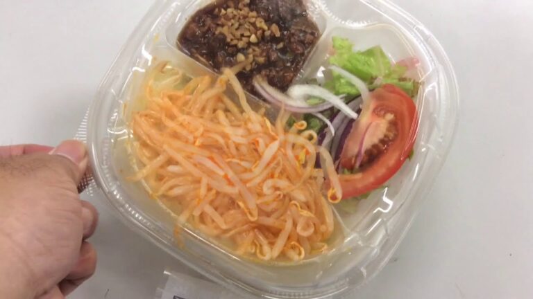 ピリ辛スープの冷やし肉味噌坦々麺  セブンイレブン
