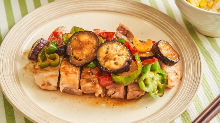 ラタトゥイユソースで食べるチキンステーキ