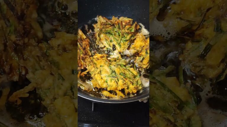 2023年4月28日。舞茸、タマネギ、小エビ、ニラのかき揚げに挑戦。外観はイマイチだけど、かき揚げうまい😋