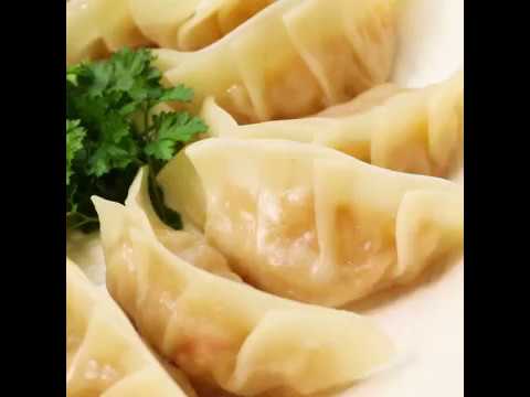 少ない材料で簡単に作れる 海老とたまねぎの焼き餃子 ｜ moguna[モグナ]
