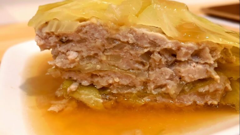 簡単＆美味！ミルフィーユ風豚ひき肉とキャベツの和風コンソメ煮込み/巻かないロールキャベツ