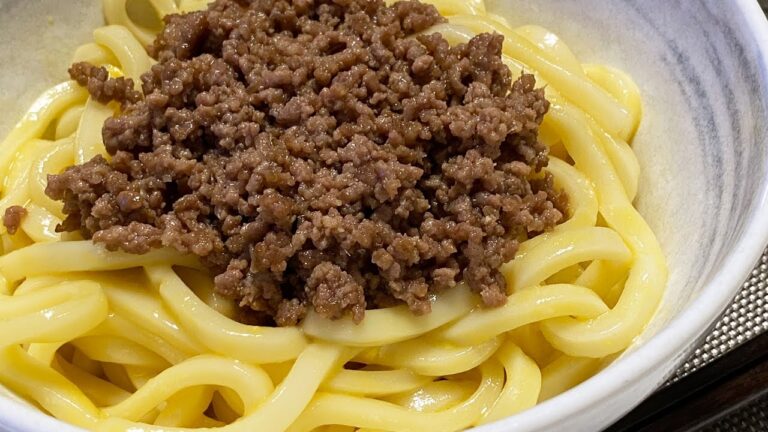 釜玉そぼろうどん【パパでも作れる簡単料理：飯テロ】Warm udon noodles with egg and pork recipe