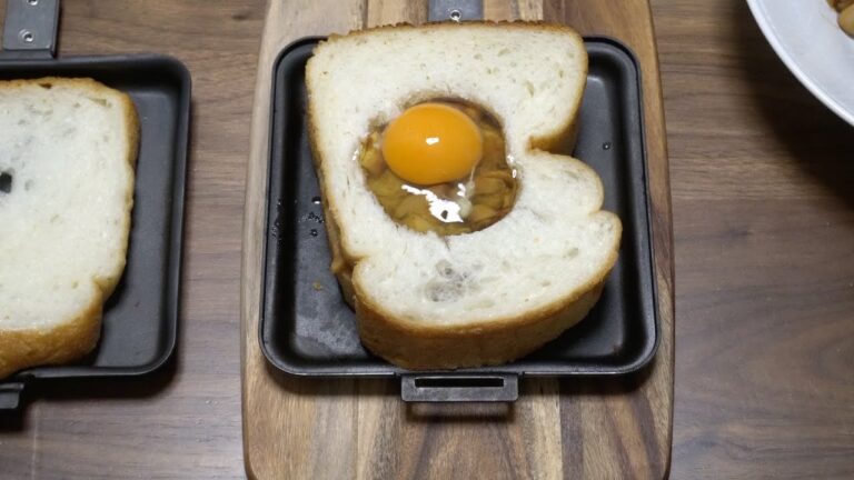 ホットサンド（照り焼きチキンと卵のとろけるホットサンド）