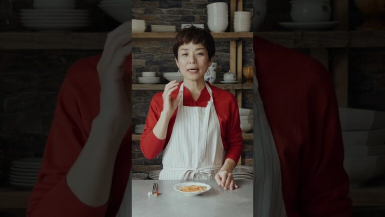 【韓国家庭料理】簡単スピードメニュー！大根の和え物、「大根のセンチェ」の作り方 | Spicy Daikon Radish Salad Recipe  #shorts