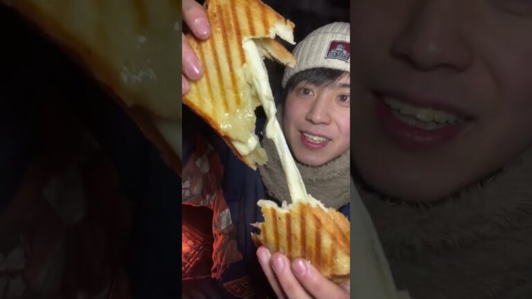 【さけるチーズ】のび〜るハニーチーズトーストたべる！！【キャンプ飯】