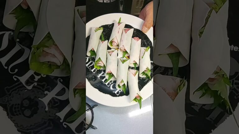 バズり飯😋餃子の皮で豚肉と大葉をざっくり巻くだけで激旨い😋#Shorts