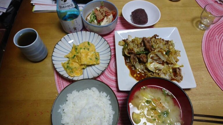 【晩御飯】今日の夜ご飯。春キャベツたっぷりの回鍋肉。