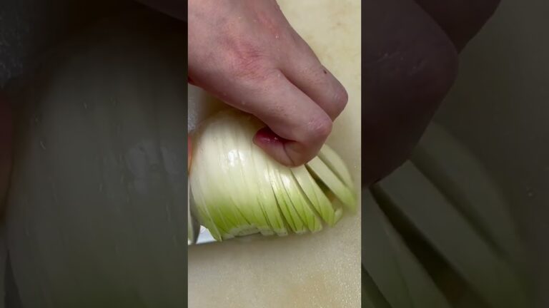 玉ねぎのみじん切り【肉味噌うどん】