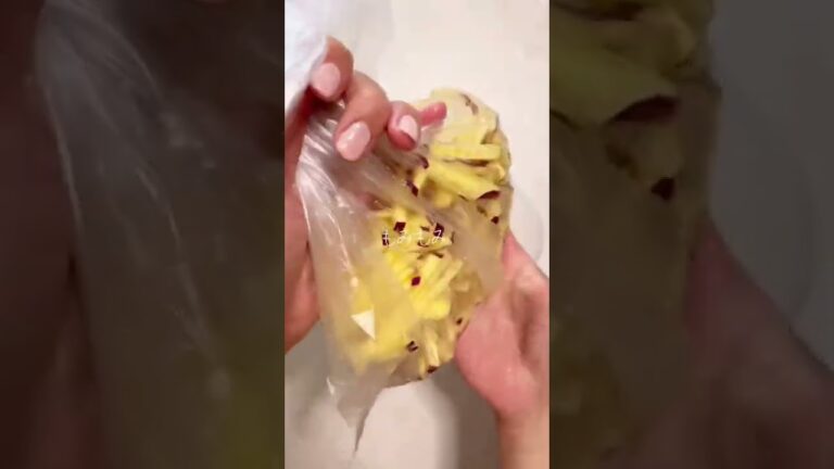 甘すぎないからばっちりおかずに。さつまいもの二色きんぴら