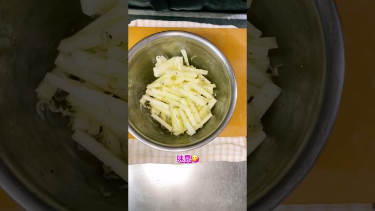 【安い・早い・美味い！】大根を貰った日のサラダ〜シャッキシャキ！〜おうちごはん #shorts