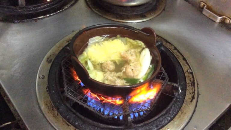 本日の定食、白菜と春雨の肉だんご鍋、(((o(*ﾟ▽ﾟ*)o)))
