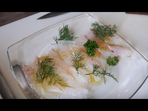 鯛のカルパッチョ　鯛を切って塩・胡椒・オリーブオイルをふるだけ！
