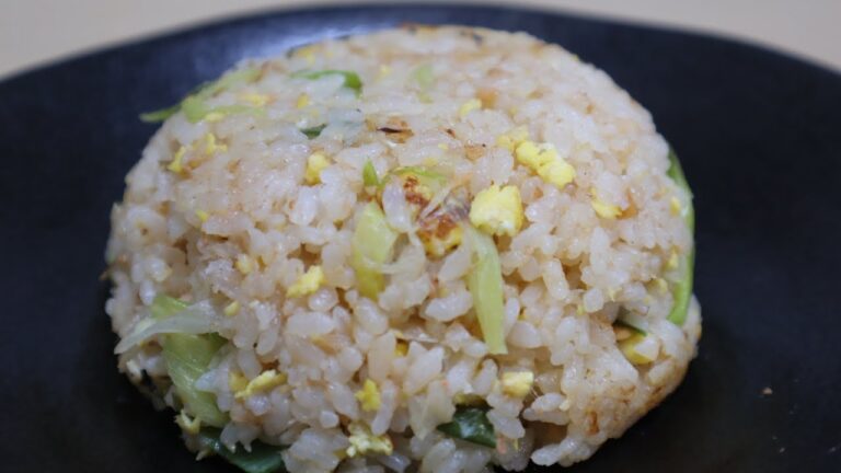 【鮭フレークチャーハン】簡単ですぐ作れる