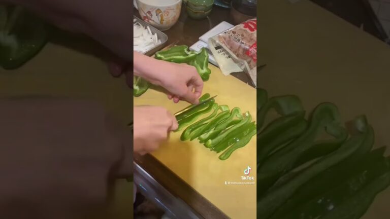 ピーマンで簡単に何か作りたい時に最適！こんなに簡単なのに想像以上の美味しさだよ！#レシピ#ピーマンレシピ#料理動画#レシピ動画#ゆりごはん#cookingvideo