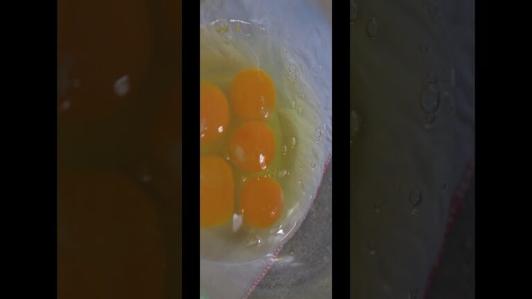 【卵料理】豚バラとニラのピリ辛たまご炒め