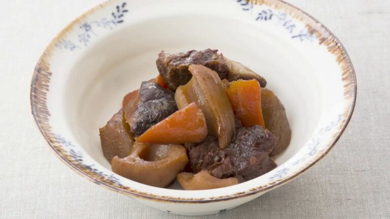 牛肉の健康レシピ（牛すね肉と根菜の煮もの）