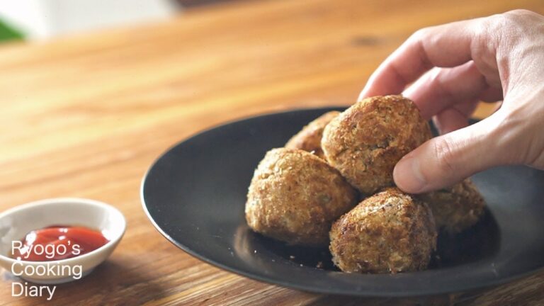 【混ぜて焼くだけ】最高においしいおつまみ「鯖缶ボール」の作り方/ How to make "Mackerel ball"【簡単レシピ】
