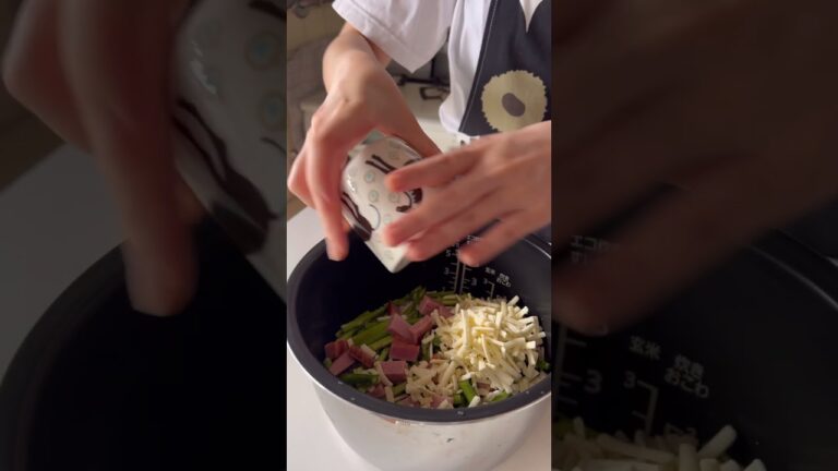 こくっとアスパラベーコン炊き込みごはん🦭🥓🍚 #簡単レシピ #栄養士 #炊飯器 #炊飯器レシピ #炊飯器料理 #アスパラ #アスパラガス #ベーコン #チーズ #チーズ料理 #チーズレシピ