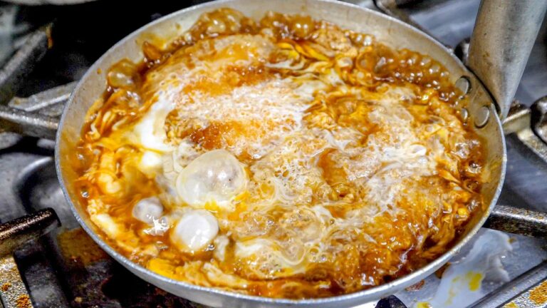 わずか５０秒の高速提供でうどん８００杯を売り捌くマンモスうどん店の１日。福岡大分の巨大うどん５選