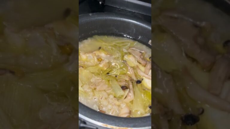 炊飯器ぶちこみ放置で絶品。手羽元ともち麦の参鶏湯！  手羽元って安いけど煮込むの面倒で避けてたけどこれのためにストックしまくることにした。