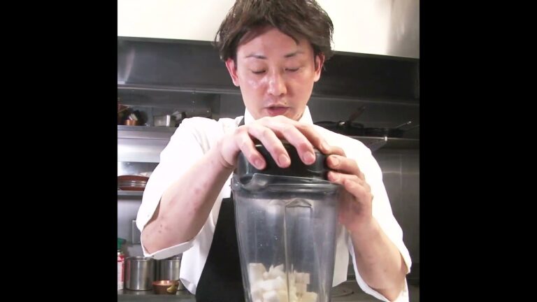 【ミシュランシェフのレシピ #ダイジェスト版】le sputnik 高橋シェフが教える『鰆のロースト かぶのスープ仕立て』の作り方  #Shorts
