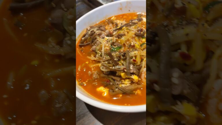 無煙牛焼肉　広　のユッケジャンクッパ