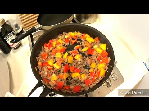 肉を炒める動画・パプリカでカラフルに
