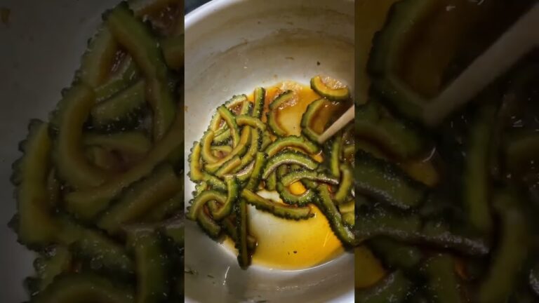 ゴーヤの佃煮を作ります。I'm making goya tsukudani  Cooking is also life-threatening😂💦