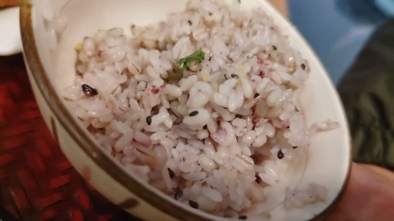 ほっけ 焼き 定食は美味しいのであみちゃんに生姜焼き 1枚もらいましたので