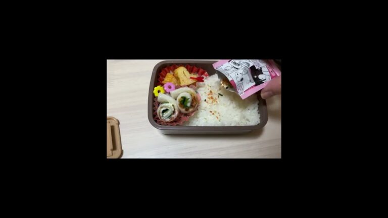 これでもマシと言われた高校生女子のお弁当をお弁当箱に詰める【おかずはアスパラの豚肉巻きフライ】残りのおかずでお母さんのお弁当は（笑）