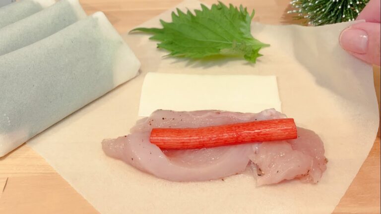 パリパリ！風味豊か！カニカマと鶏胸肉のチーズ春巻き/レモン醤油添え