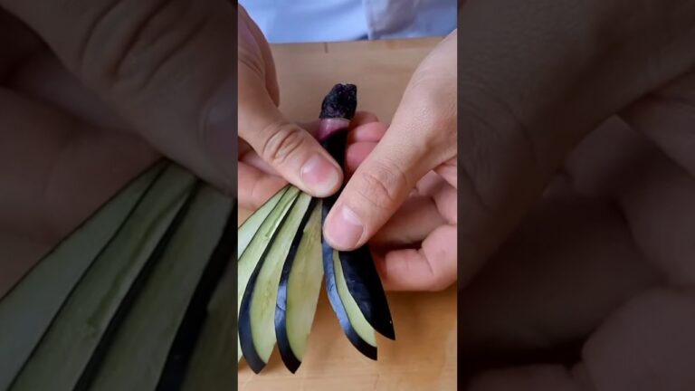 How to cut eggplant for Tempura.天ぷらのなすの切り方#shorts#tempura #eggplant #天ぷら #なす #tempurarecipe#tenpura