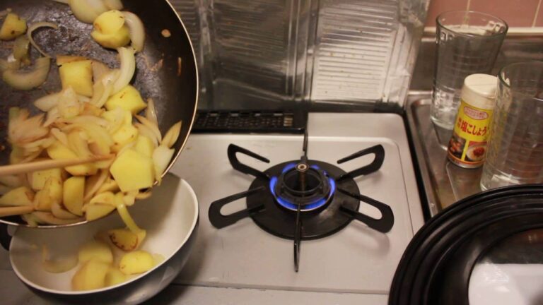 ジャガイモと玉ねぎの炒め物の完成