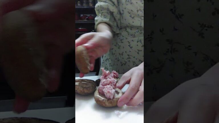 【椎茸の肉詰め】まないた包丁いらずで最高においしい時短飯🍚❤️はんぺんでかさまし節約ヘルシー