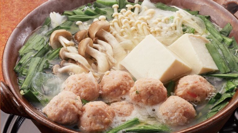 鶏つみれ塩にんにく鍋