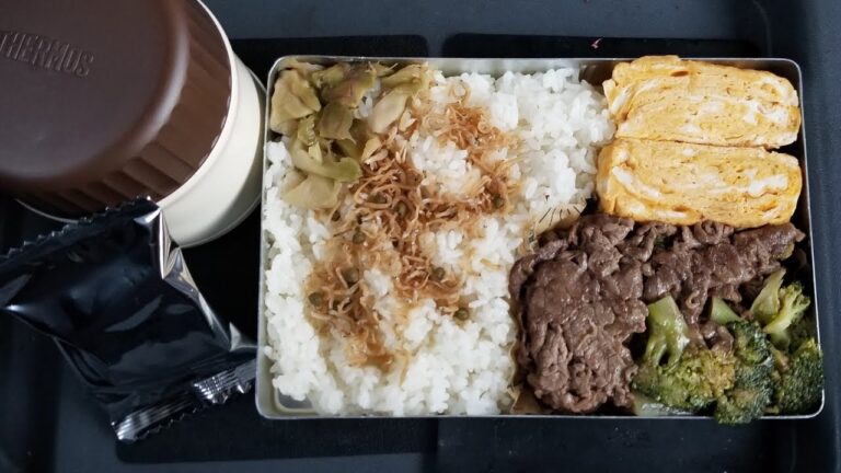 【牛肉とブロッコリーのオイスターソース炒め弁当】【オクラいりねばねば野菜のスープ】【嫁弁】【愛妻弁当】