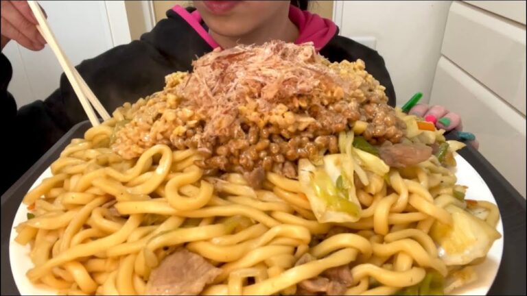 【ASMR，咀嚼音】Natto Stir-Fried Udon Noodles！納豆焼きうどん！