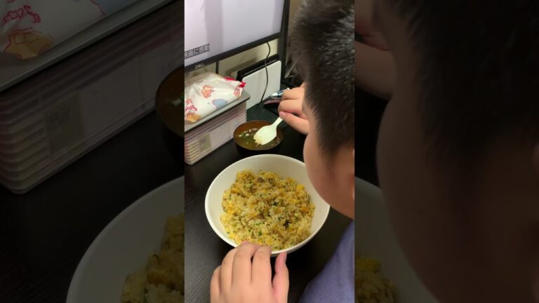 晩飯　ニラ玉炒飯　ニンニク、卵、ニラ