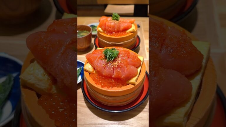 明太子を丸ごと2本乗せた明太いくら玉子丼！海の幸をたっぷり詰め込んだ贅沢どんぶり【うお田：博多】