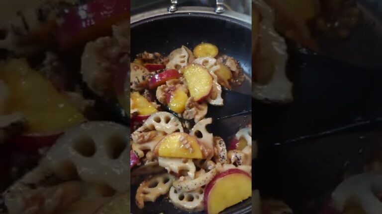 蓮根とさつま芋🍠挽肉あん炒め