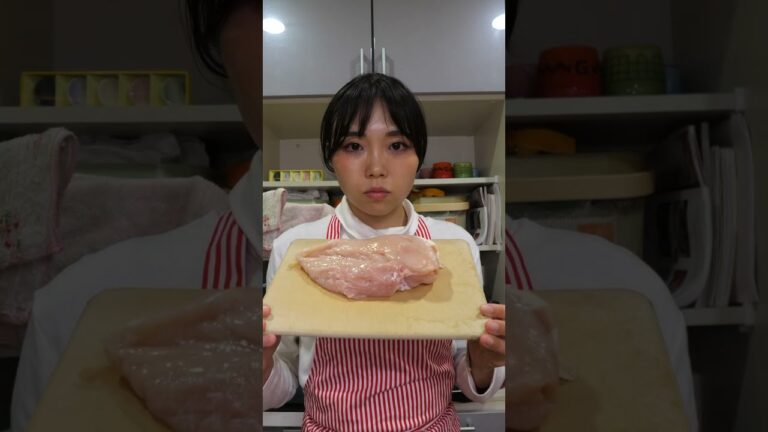 【ダイエット】不器用な彼女が鶏むねチップスを作ったら　失敗　to be continued　まずい　ヘルシー　電子レンジ ♯Shorts